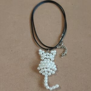 Elegant Pearl Cat Pendant Necklace
